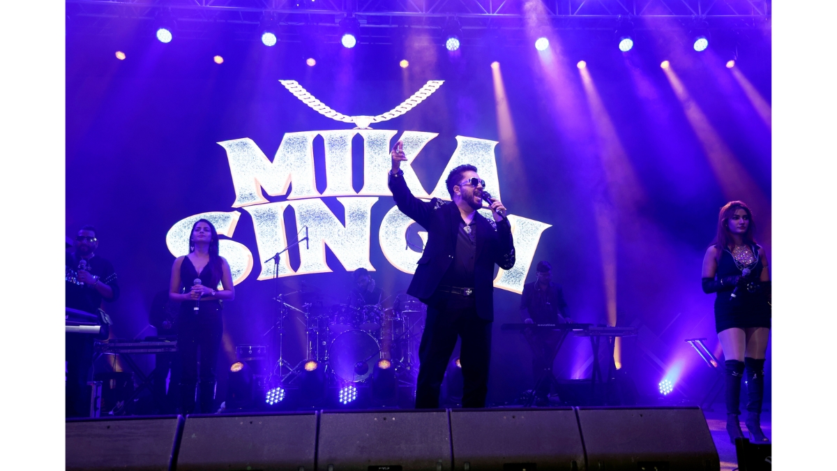 Flying Frog World Delivers a Grand Live Music Experience with Mika Singh at Khar Gymkhana